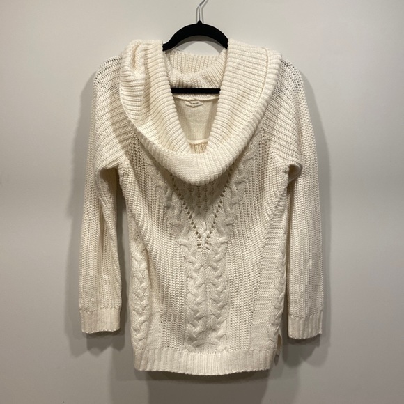 Mock neck cable knit sweater - Picture 1 of 5